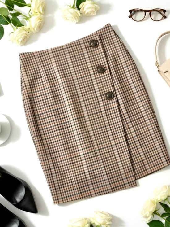 Ann Taylor Dresses & Skirts - Ann Taylor Factory Plaid Faux Wrap Front Skirt Button Closure Size 6P